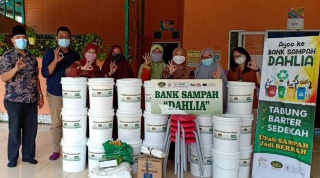 Jababeka Dukung Inisiasi Bank Sampah Dahlia di Desa Mekarmukti Cikarang