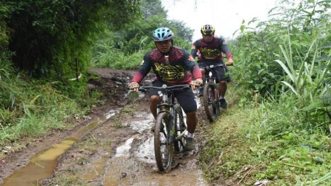 Danpasmar 1 Brigjen TNI (Mar) Hermanto Laksanakan Gowes Sepeda di Puncak Bogor