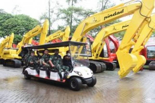 KASAD Jenderal TNI Dudung Abdurachan Kunjungi PT Pindad Bandung
