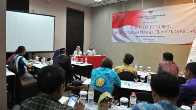 Kemenkop Beri Peluang Koperasi Kelola Resi Gudang