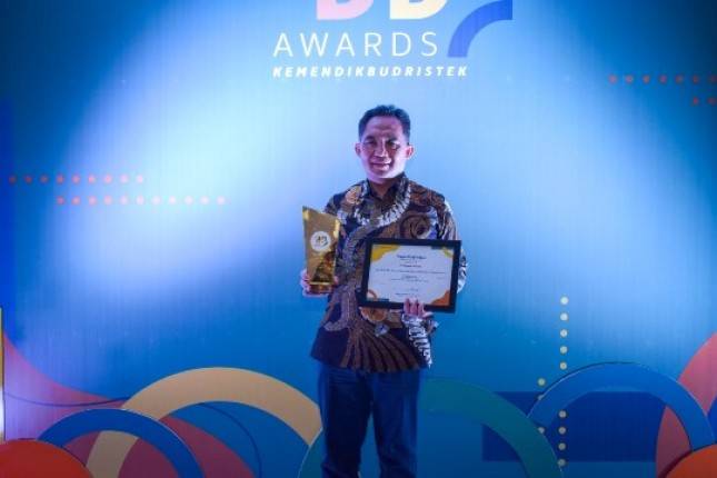 Pupuk Kaltim Raih Penghargaan DUDI Awards 2021 dari Kemendikbudristek