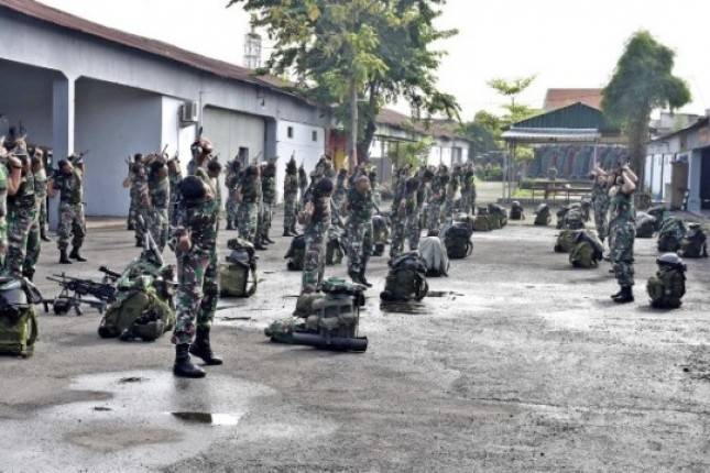 Prajurit Yonif 5 Marinir Surabaya Laksanakan Senam Senjata