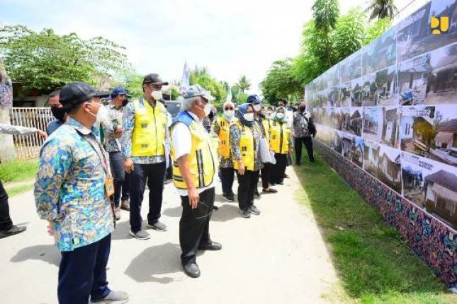 Menteri UPPR Basuki Tinjau Homestay di Sirkuit Mandalika NTB