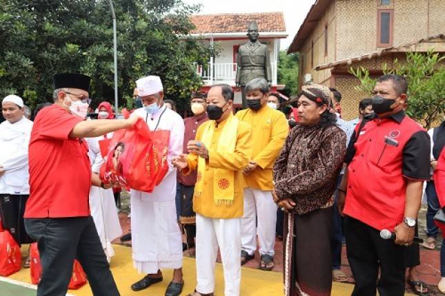Ananta Wahana Salurkan Ribuan Paket Mbak Puan Ke Masyarakat Tangerang Raya