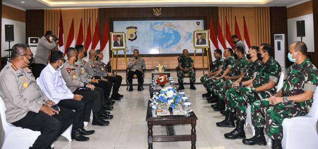 Pangdam  XVI Mayjen TNI Richard Kunjungi Mapolda Maluku, Eratkan Silaturahmi Dua Instansi 