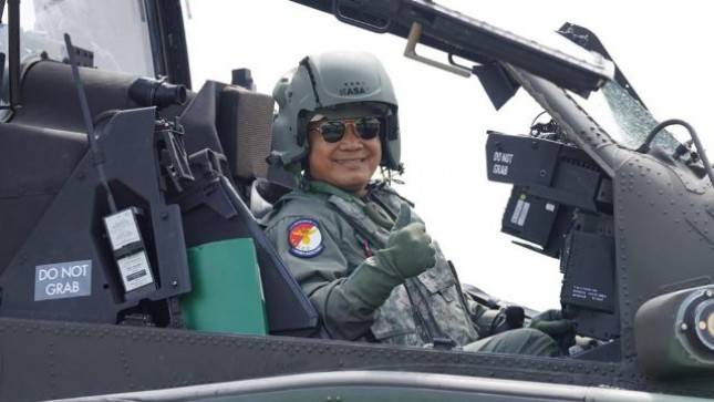 Jenderal TNI Dudung Abdurachman, KASAD Pertama Pilot Helikopter Serang 
