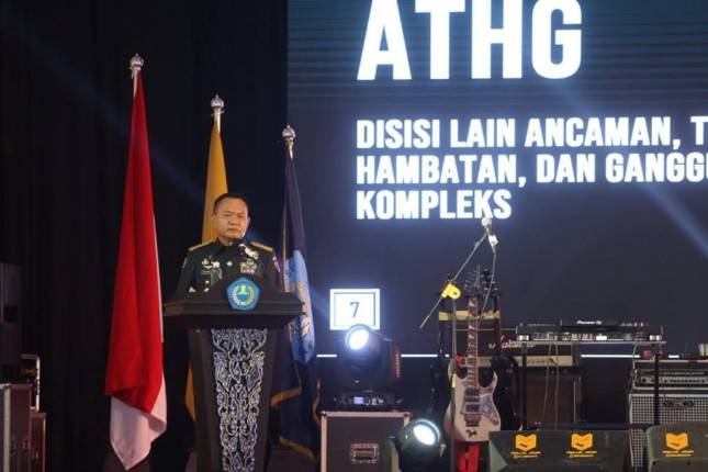 Kasad Jenderal TNI Dudung Abdurachman  Orasi Ilmiah di  UGJ Cirebon