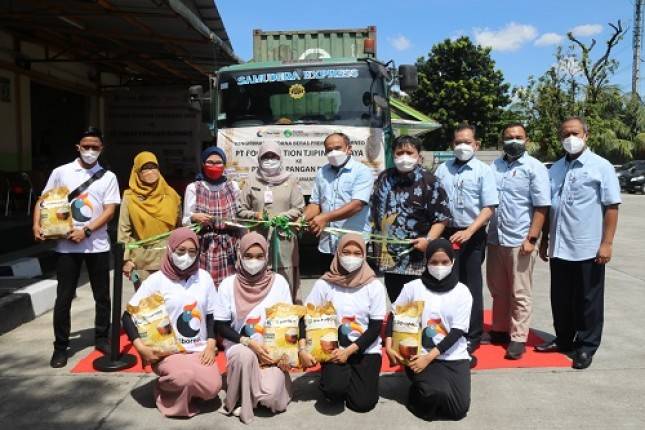 Food Station Gelar Pengiriman 1 Kontainer FS-Borneofood ke Kalimantan