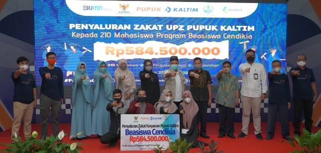 UPZ PKT Salurkan Beasiswa Bagi 210 Mahasiswa Bontang Senilai Rp584,5 Juta