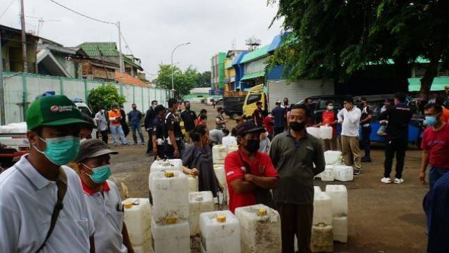 Holding Pangan ID FOOD Distribusikan 12 Ton Minyak Goreng ke Pedagang Tradisional