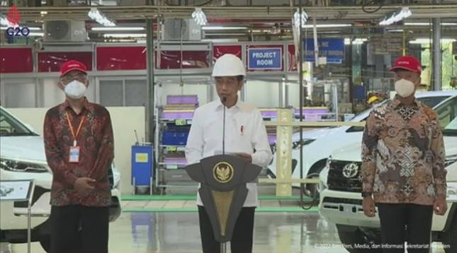 Sukses Lepas Ekspor Perdana Toyota ke Australia, Presiden Jokowi Puji Kinerja Menperin Agus