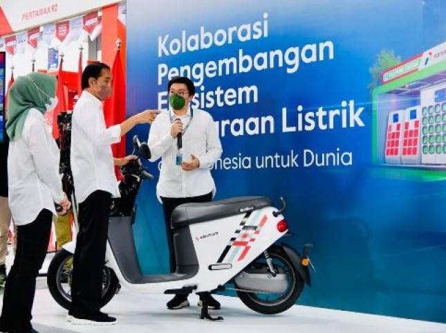 Presiden Jokowi Luncurkan Kolaborasi Pengembangan Ekosistem Kendaraan Listrik