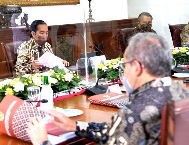 Presiden Jokowi Terima Pansel Pemilihan Calon Anggota Dewan Komisioner OJK