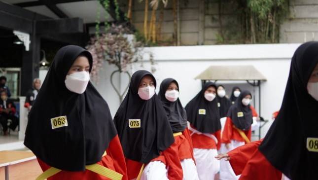 Pelajar Putri JIGSc Antusias Ujian Kenaikan Sabuk Silat