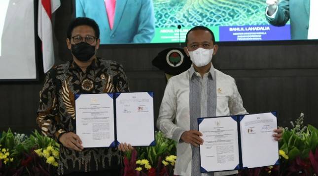 Teken Kerja Sama dengan Menteri DPDTT, Bahlil Siap Kolaborasikan 20 BUMDes dengan Investor
