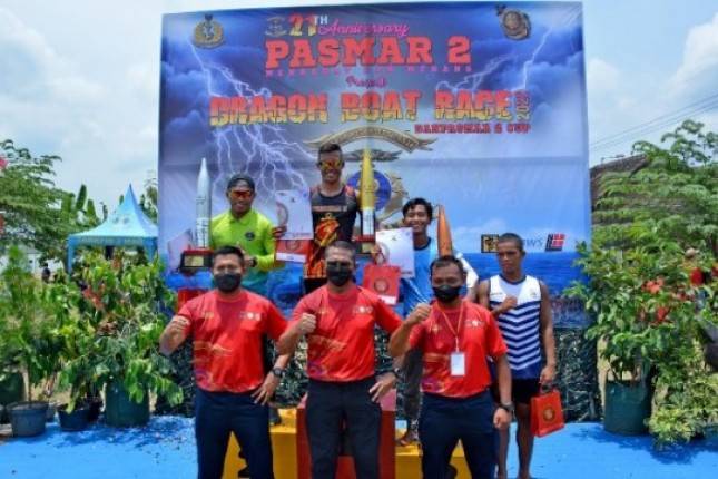 Tim Dayung Yonif 3 Marinir Juarai Lomba Dragon Boat Race Danpasmar 2