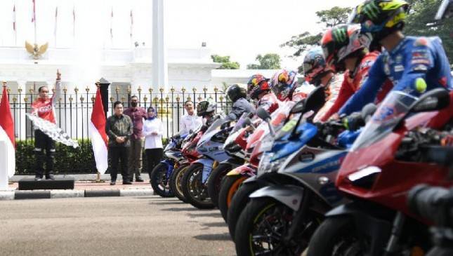 Presiden Jokowi Lepas Parade Pembalap Pertamina Grand Prix of Indonesia