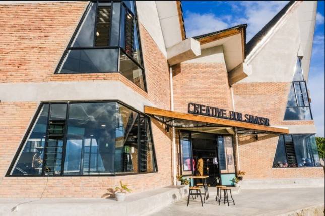 Ada Tempat Olah Kopi Hingga Coworking Space, Menparekraf Resmikan Creative Hub Samosir