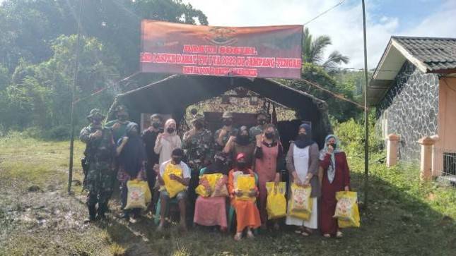 Prajurit Marinir Pasmar 1 Laksanakan Baksos  kepada Masyarakat Sukabumi