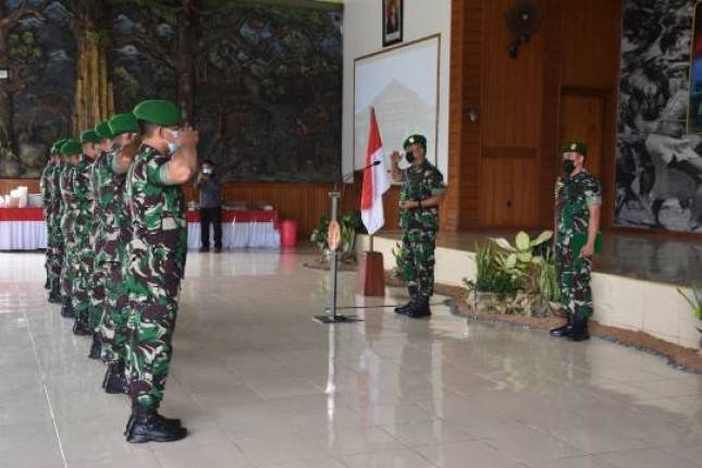Danrem 174 ATW Merauke Brigjen TNI Reza Pahlevi Lantik 213 Personel Korem 174 Merauke Naik Pangkat