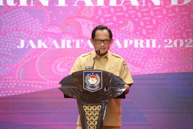 Mendagri Tito Minta Camat Terus Kampanyekan Disiplin Prokes dan Percepat Vaksinasi