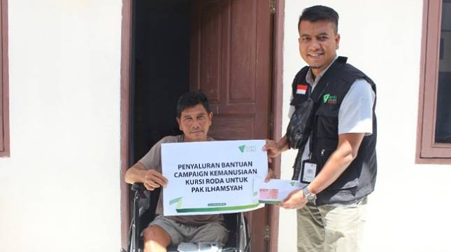 Dompet Dhuafa Waspada Kembali Salurkan Kursi Roda Kepada Mustahik