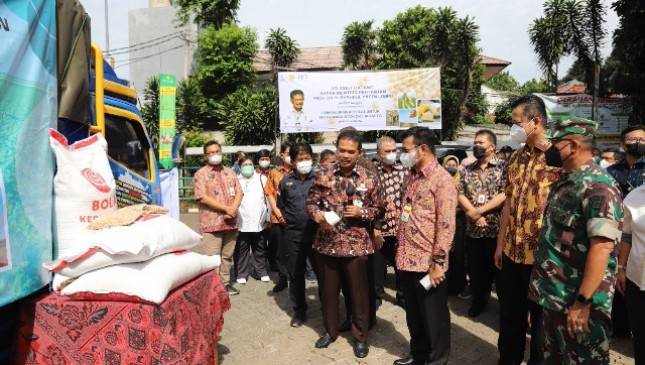 Kementan Bersama Pelaku Usaha Suplai Kedelai Untuk Pengrajin Tahu dan Tempe