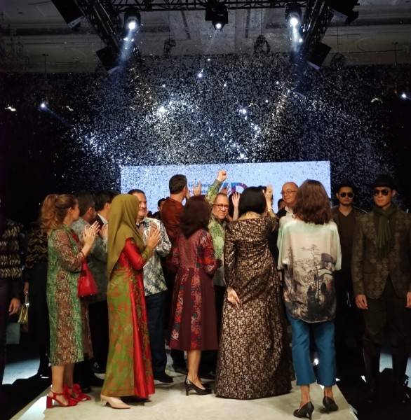 Gelaran Indonesia Fashion Week 2022 Berlangsung Sukses di Musim Pandemi 
