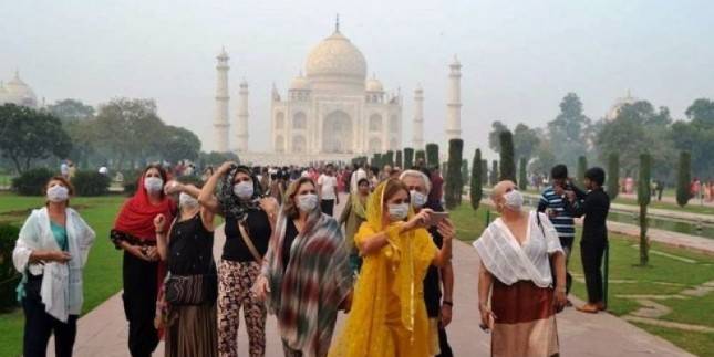 Kasus Covid-19 Meningkat, New Delhi Terapkan Lagi Penggunaan Masker
