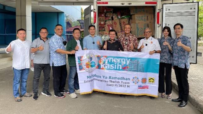 Komunitas Properti Tebar Bingkisan Lebaran