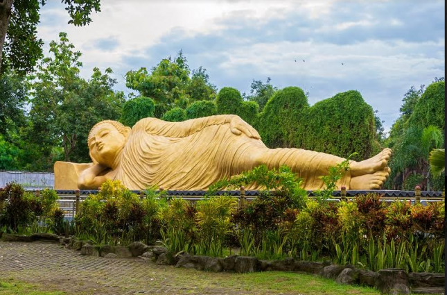  Punya Pesona yang Memukau, Ini 5 Wihara Terbesar di Indonesia