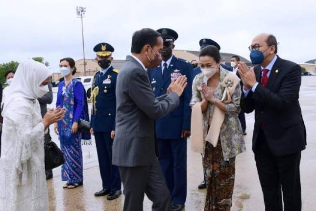 Presiden Jokowi dan Ibu Iriana Bertolak Menuju Tanah Air