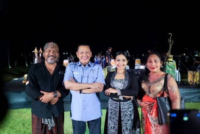 Ketua MPR RI  Ajak Selami Kedamaian Melalui Seni dan Budaya