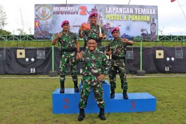 Tim Menembak Pistol Brigif 2 Marinir Rebut Juara Dua Lomba Fun Shooting 