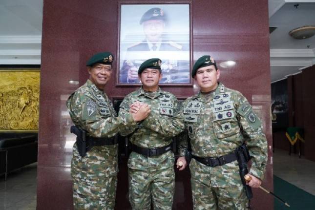 Pangkostrad Letjen TNI Maruli Simanjuntak Pimpin Sertijab Pangdivif 2 Kostrad 