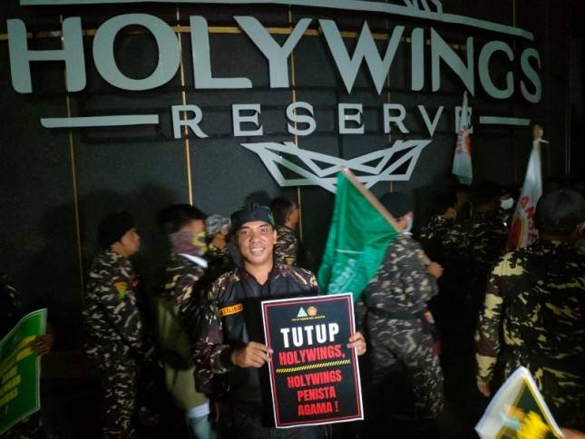 Ansor Minta Walkot Jakut Tutup Holywings di Kelapa Gading dan Penjaringan