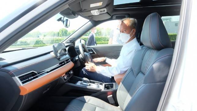 Di Jepang, Menperin Agus Jajal Sejumlah Mobil Listrik Besutan Mitsubishi Motors