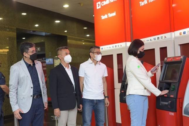 Kolaborasi CIMB Niaga dan KB Bukopin Perluas Layanan Tarik Tunai Tanpa Kartu di Jaringan ATM Bersama