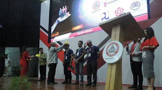 Program Komunitas Jago Bangunan, Semen Gresik Gelar Sertifikasi Tukang Bangunan Masal di Bandung