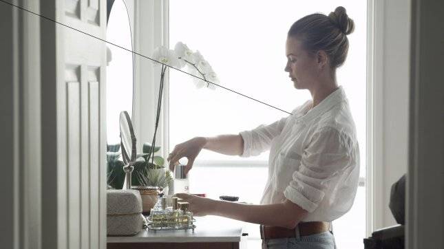 Ini Cara Supermodel Behati Prinsloo Melakukan Trasnformasi Kulit 