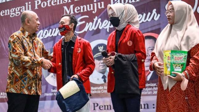 Lewat Inkubator Usaha, Menteri Teten Siap Cetak Wirausaha Muda dari Kampus