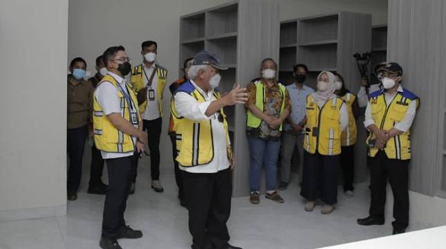 Tinjau Asrama Mahasiswa Nusantara di Surabaya, Menteri Basuki: Tolong Ditata Lagi Tempat Tidurnya