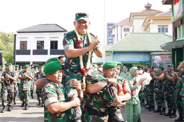 KASAD Jenderal TNI Dudung Abdurachman Kunker  Diponegoro