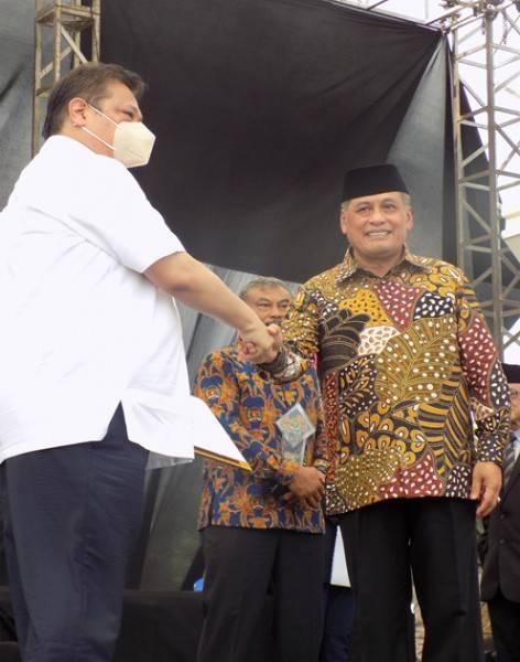 Mewakili Presiden di HARKOPNAS 2022, Menko Airlangga Hartarto Menerima Usulan 5 Juli Hari Ekonomi Pancasila & Resolusi Kendal