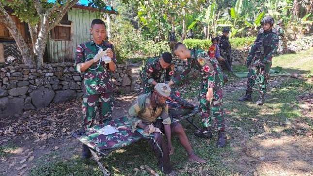 Senyum Warga Sambut Satgas Pamtas RI PNG Yonif Raider 142 KJ