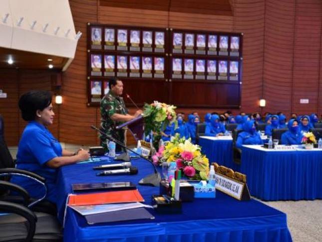 KASAL Laksamana TNI Tudo Margono Tekankan Istri Prajurit Harus Memahami Aturan kedinasan
