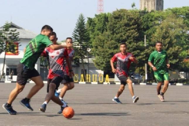 Danyonif 4 Marinir Laksanakan Olahraga Bersama Prajurit Yonif 4 Marinir