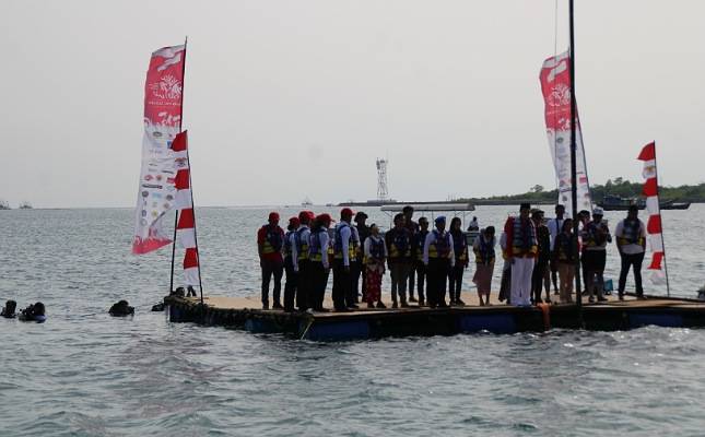 Serunya Parade Merdeka Tanjung Lesung, Gelar Upacara di Bawah Laut