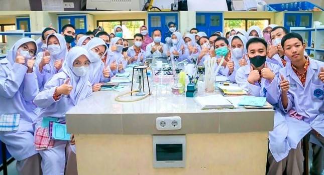 Bagikan Momen Seru Bareng Siswa SMAKBO, Menperin Agus: Saya Merasa Kembali Muda...