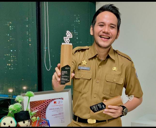 Kinerja Komunikasi Efektif dan Kolaboratif, DPMPTSP DKI Jakarta Raih Penghargaan Bergengsi dari Iprahumas 